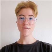 Profesor de Diseño Gráfico para estudiantes de Bachiller y Grado